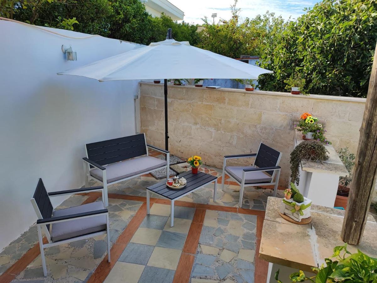 Villino Tronchetto Bianco Bed & Breakfast Mola di Bari Exterior photo