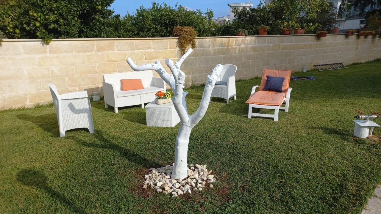 Villino Tronchetto Bianco Bed & Breakfast Mola di Bari Exterior photo